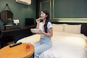 Hotel Daily