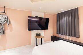 Hotel Daily