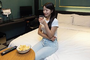 Hotel Daily