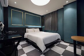 Hotel Daily