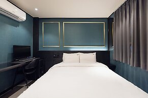 Hotel Daily