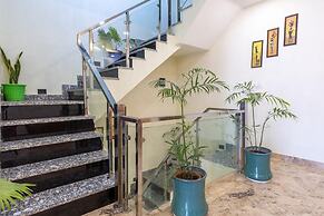 A radiant villa on the Ganges