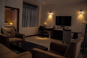RATNA HOTEL