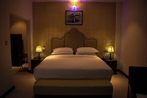 RATNA HOTEL