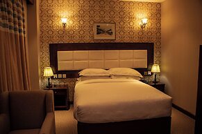 RATNA HOTEL