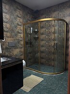 RATNA HOTEL