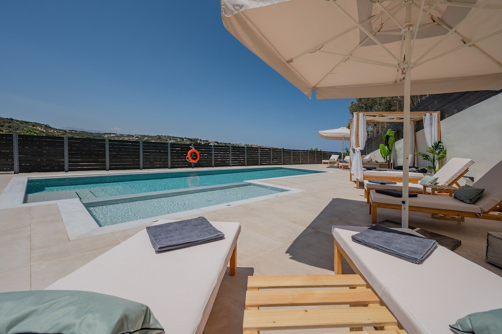 3a's Family Luxury Villa