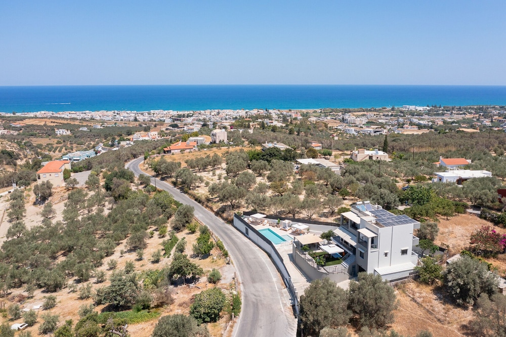 3a's Family Luxury Villa