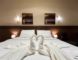 Hussain Biyari Hotel