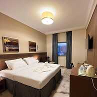 Hussain Biyari Hotel