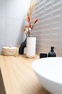 Piraeus Cozy Apartment for 4 Persons