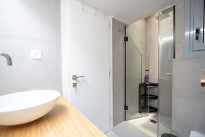 Piraeus Cozy Apartment for 4 Persons