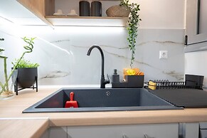 Piraeus Cozy Apartment for 4 Persons