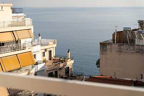 Piraeus Cozy Apartment for 4 Persons