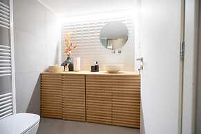 Piraeus Cozy Apartment for 4 Persons
