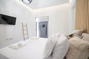 Piraeus Cozy Apartment for 4 Persons