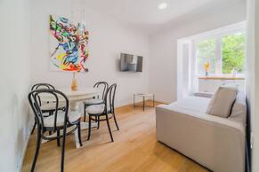 Central Cozy 2 Bedroom Apartment