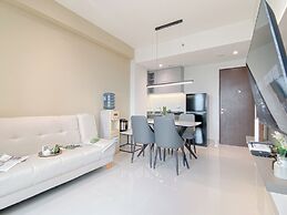 Modern Look And Cozy 2Br Apartment Transpark Cibubur