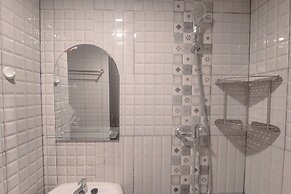 Best Deal Studio At De Prima Apartment