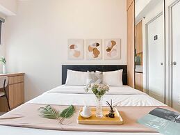 Comfy Studio Room At Podomoro Golf View Apartment