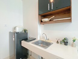 Spacious And Modern Studio Apartment Tree Park City Bsd
