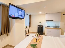 Relaxing Studio Room At Meikarta Apartment