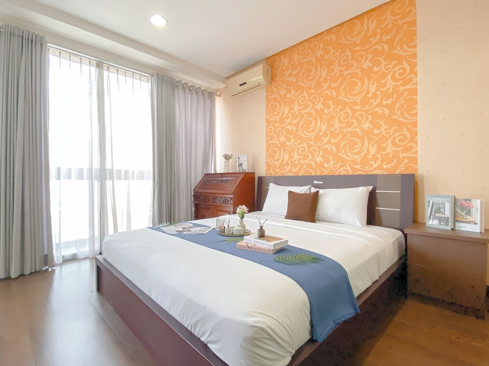 Nice And Homey Studio Apartment At Kemang Mansion