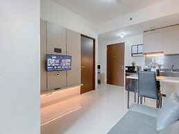 Homey And Tranquil 2Br Apartment Transpark Cibubur