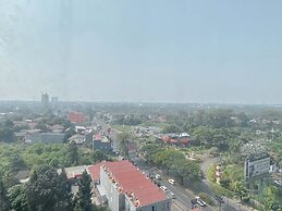Homey And Tranquil 2Br Apartment Transpark Cibubur