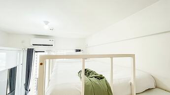 Modern Look And Homey Studio At Apartment Sky House Bsd