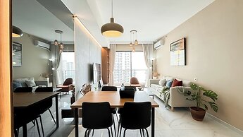 Spacious And Stylish 3Br At Sky House Bsd Apartment
