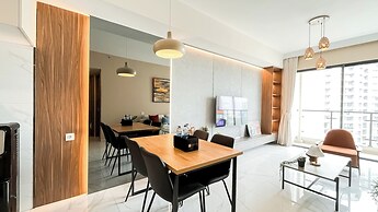 Spacious And Stylish 3Br At Sky House Bsd Apartment