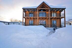 Wooden Villa with pool and sauna