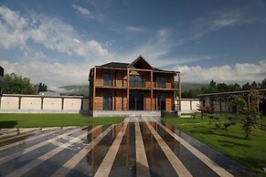 Wooden Villa with pool and sauna