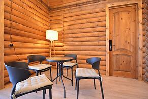 Wooden Villa with pool and sauna