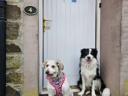 Coach House 4