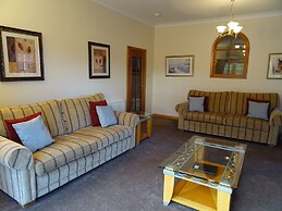 Coach House 4