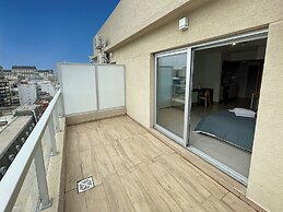 Studio Luxury Balcony Pool