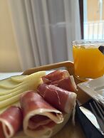 Catalina Suites Hotel