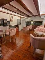 Catalina Suites Hotel