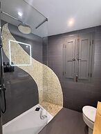Catalina Suites Hotel
