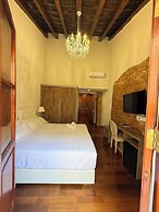 Catalina Suites Hotel