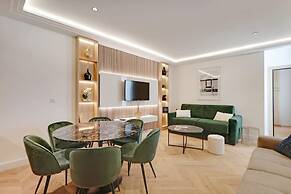 The Upper Marais Superb Apartment for 6 People
