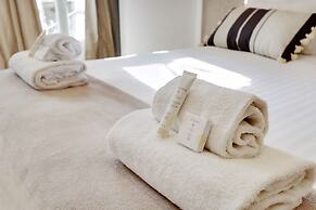 The Upper Marais Superb Apartment for 6 People