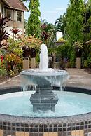 Lakeside Luxe Retreat - Pool View BBQ Spa Bath