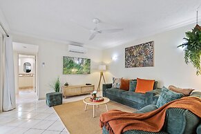 Lakeside Luxe Retreat - Pool View BBQ Spa Bath