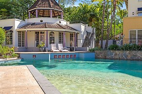 Lakeside Luxe Retreat - Pool View BBQ Spa Bath