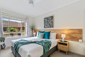 Lakeside Luxe Retreat - Pool View BBQ Spa Bath