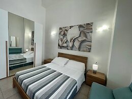 Onlyrooms V - Central & Train Station