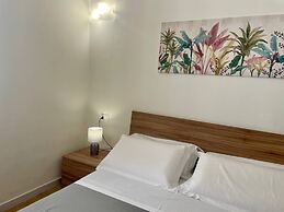 Onlyrooms V - Central & Train Station